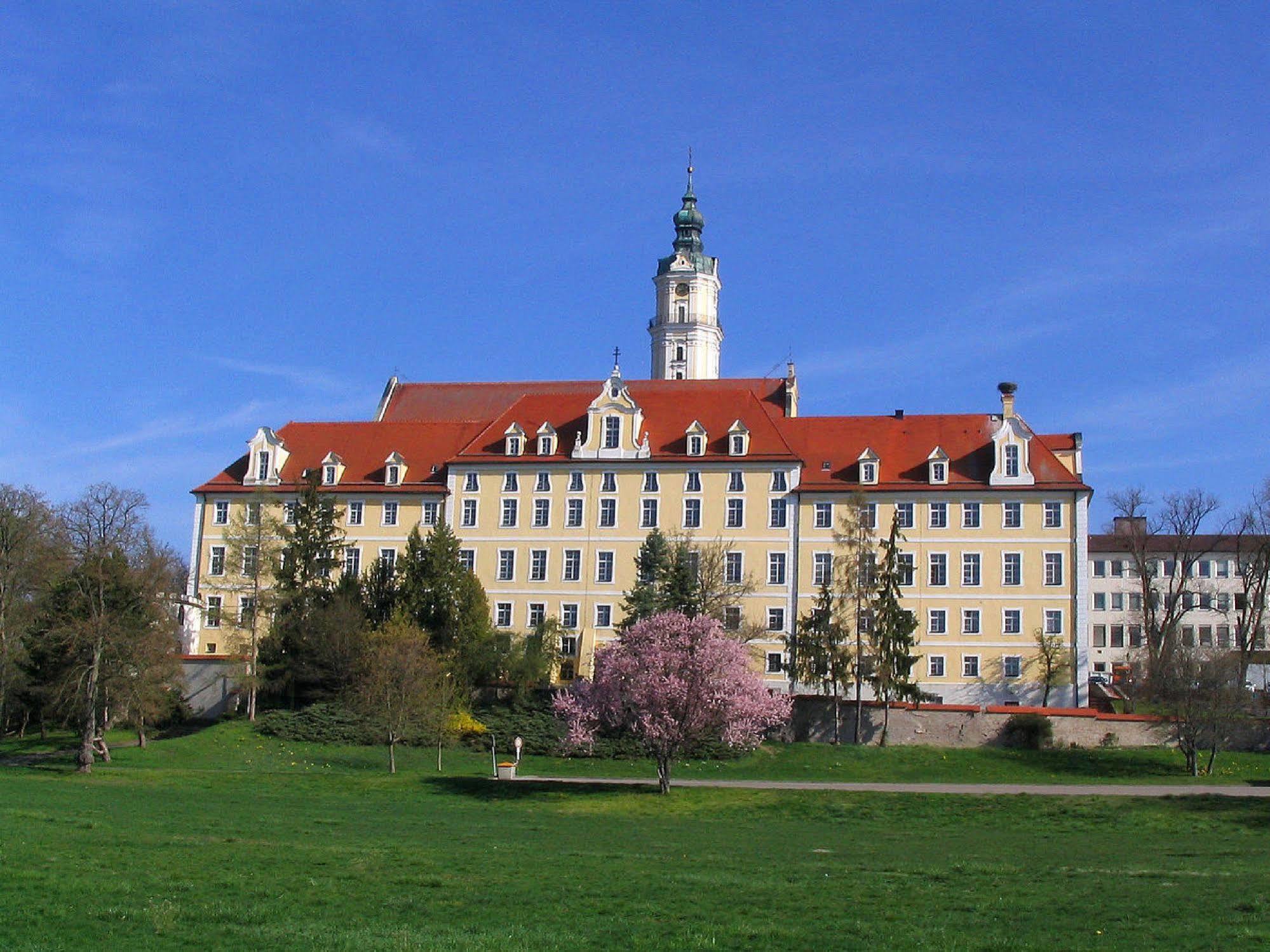 Aparthotel Donaustern Asbach-Bäumenheim Buitenkant foto