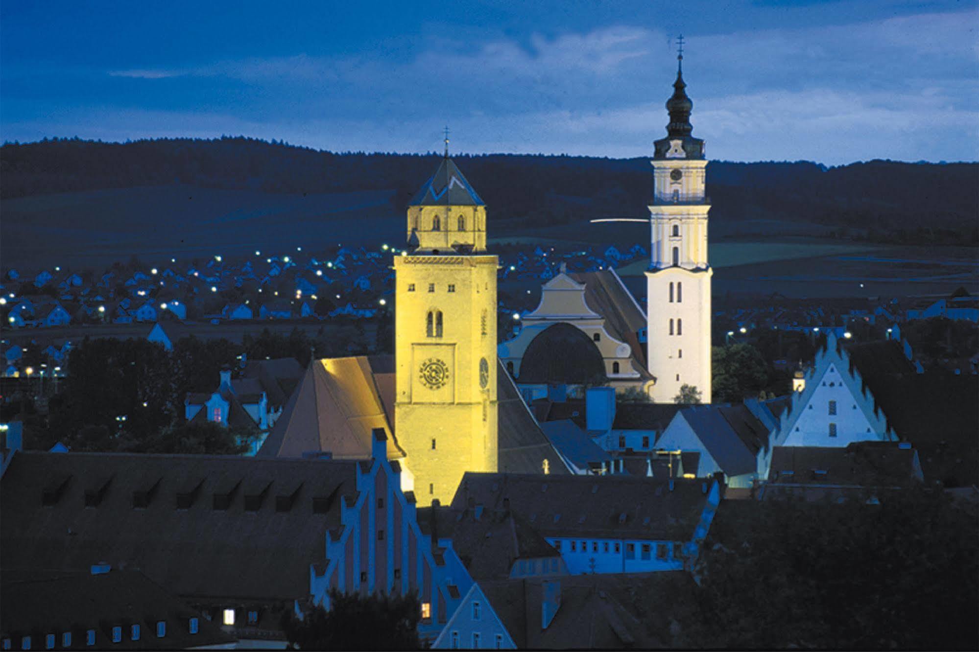 Aparthotel Donaustern Asbach-Bäumenheim Buitenkant foto